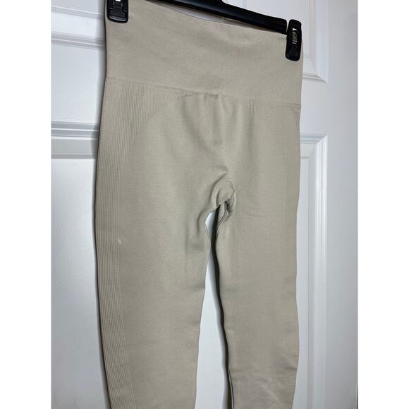 Set Active Small Beige Color Leggings - Picture 2 of 7